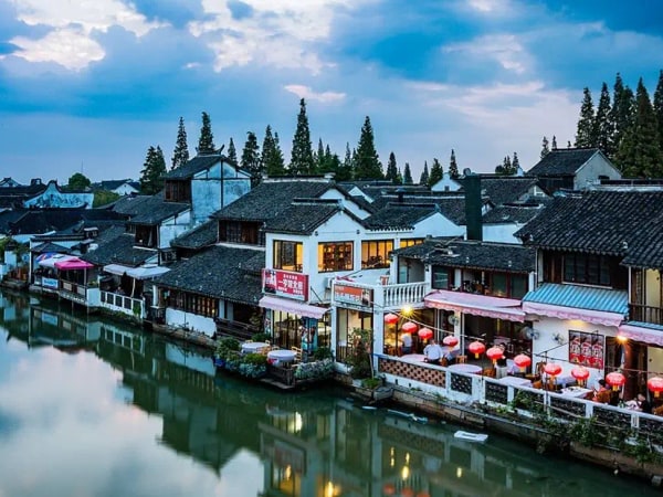 Zhujiajiao Water Town and Shanghai City Private Day Tour